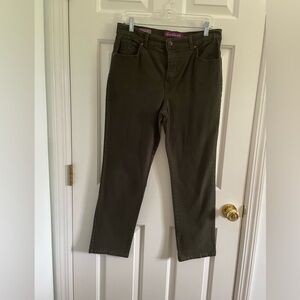 Ladies Gloria Vanderbilt Amanda jean pants